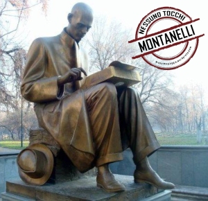 La statua dedicata a Indro Montanelli a Milano
